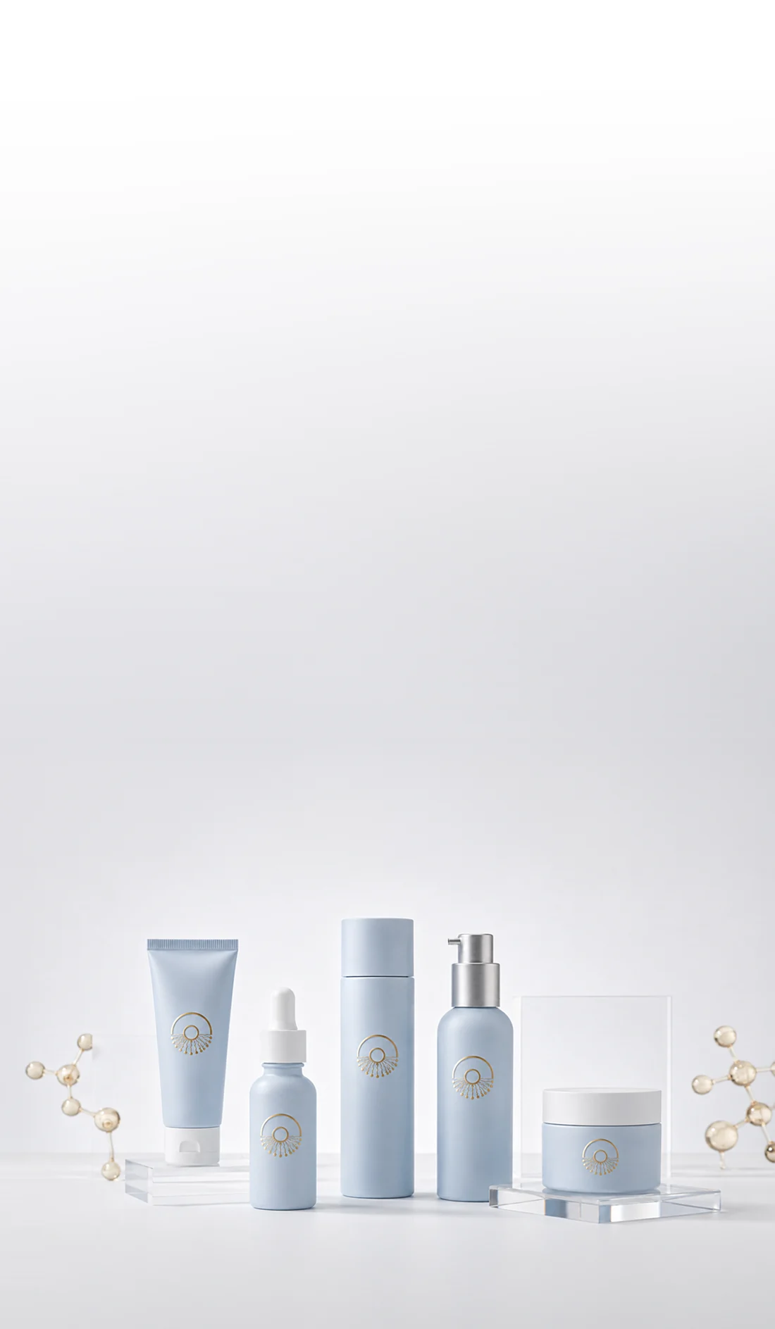 Linha de skincare em frascos azul-claro com logo LIPID em dourado: bisnaga, sérum conta-gotas, tônico, loção com pump e pote de creme